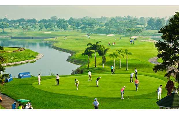 practice green, pattana golf resort, pattaya, thailand